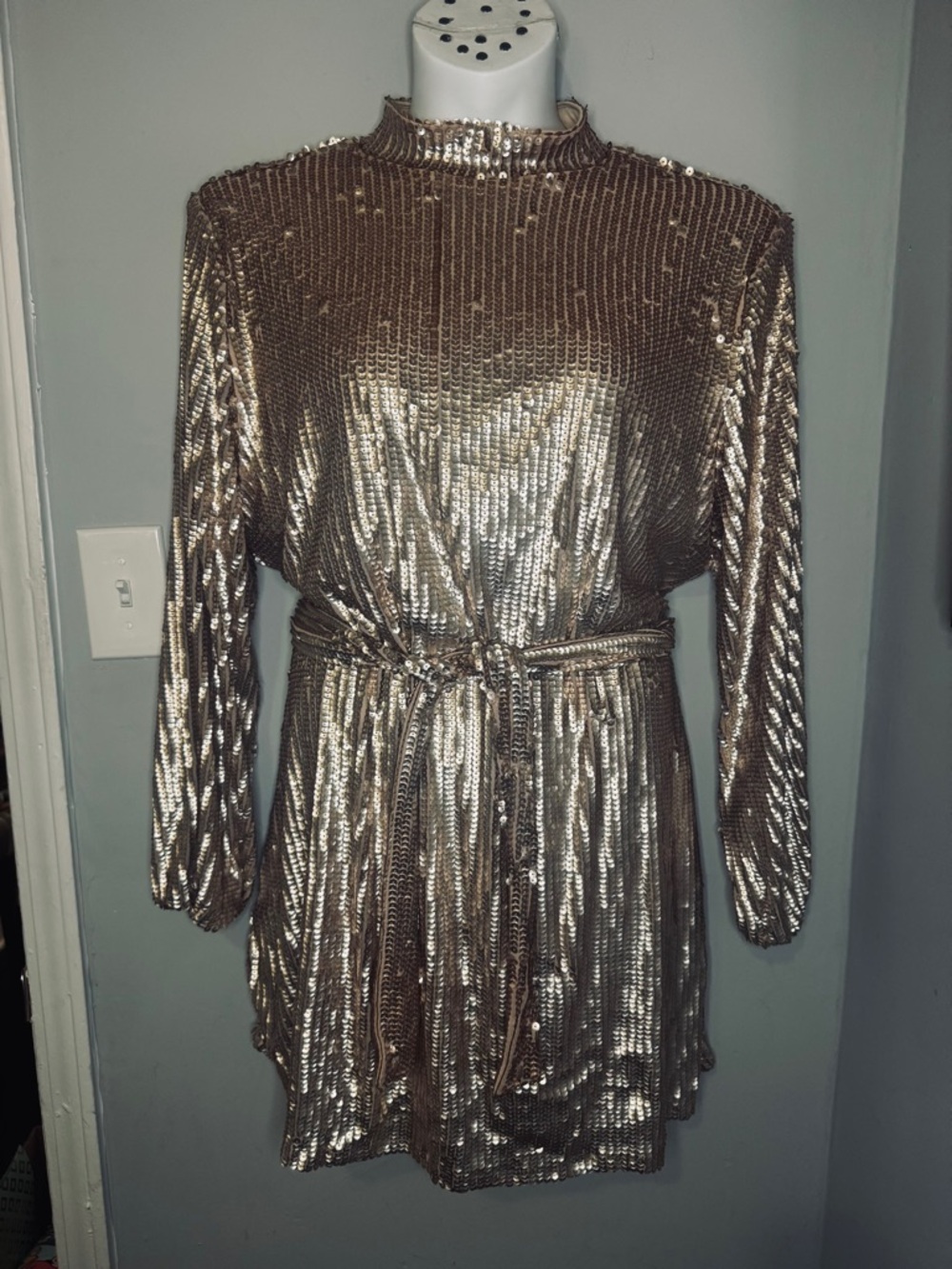 Boohoo Gold Sequin Mini Dress Womens 12 Open Back Long Sleeve Party - Picture 2 of 6